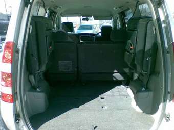 2002 Toyota Noah Photos