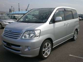 2002 Toyota Noah Pictures