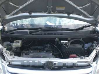 2002 Toyota Noah Photos