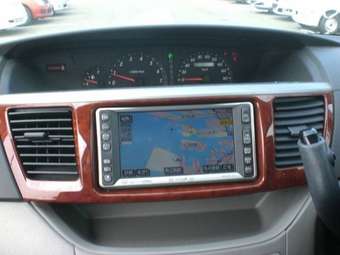 2002 Toyota Noah Photos