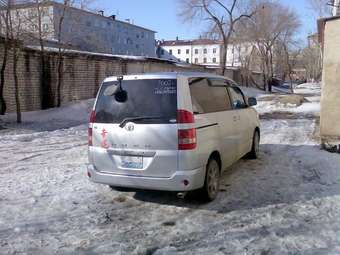 2002 Toyota Noah Photos