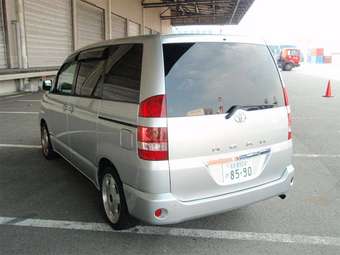 2002 Toyota Noah Pics