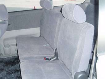 2002 Toyota Noah Pictures