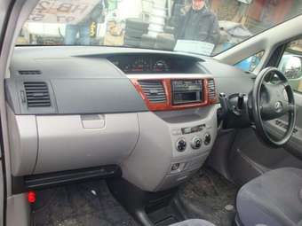 2002 Toyota Noah Images