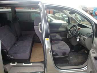 2002 Toyota Noah Pics