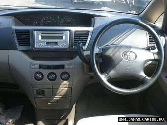 2002 Toyota Noah Images