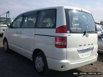 2002 Toyota Noah Pictures