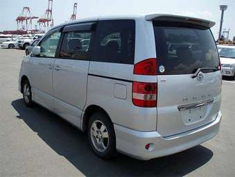 2002 Toyota Noah Pictures