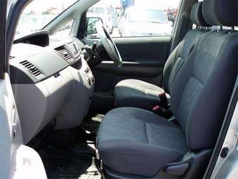 2002 Toyota Noah Wallpapers
