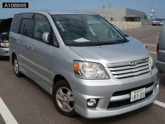 2002 Toyota Noah Pics