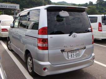 2002 Toyota Noah Pictures