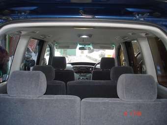 2002 Toyota Noah Photos