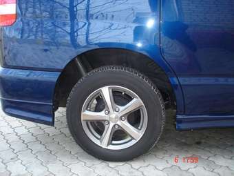 2002 Toyota Noah Photos