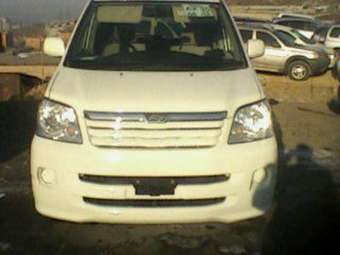2002 Toyota Noah Pictures