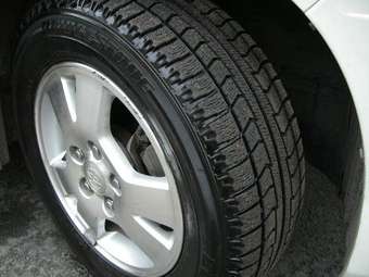 2002 Toyota Noah Pictures