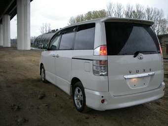 2002 Toyota Noah Wallpapers