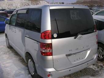 2002 Toyota Noah Pics