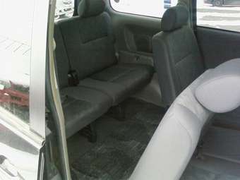 2002 Toyota Noah Pictures