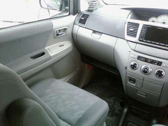 2002 Toyota Noah Pictures
