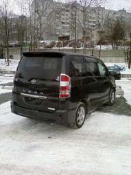 2002 Toyota Noah Photos