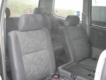 2002 Toyota Noah Photos