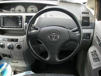 2002 Toyota Noah Pics