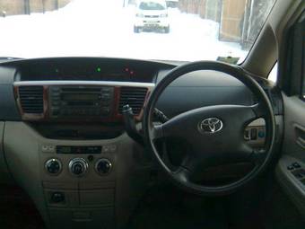 2002 Toyota Noah Pictures