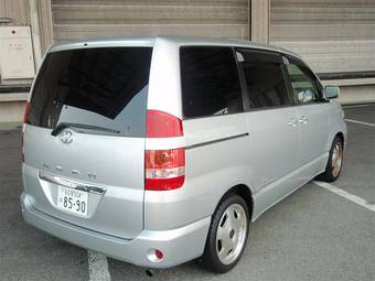 2002 Toyota Noah Pictures