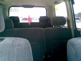 2002 Toyota Noah Pictures