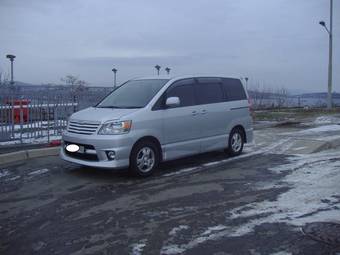 2002 Toyota Noah Images