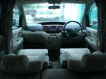 2002 Toyota Noah Images