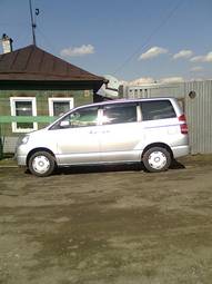 2002 Toyota Noah Pictures