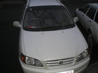 2002 Toyota Noah Pictures