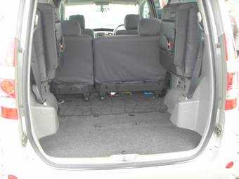 2002 Toyota Noah Pictures