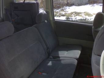2002 Toyota Noah Photos