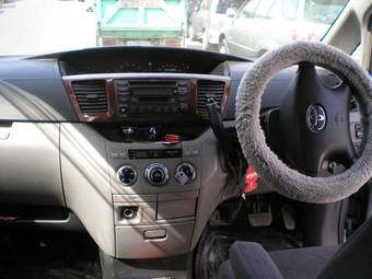 2002 Toyota Noah Pictures