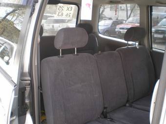 2002 Toyota Noah Photos