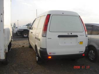 2002 Toyota Noah Photos