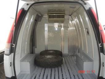 2002 Toyota Noah Photos