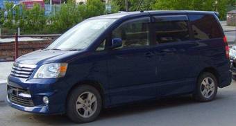 2002 Toyota Noah Photos