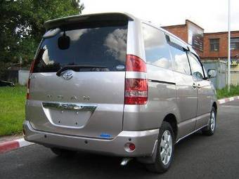 2002 Toyota Noah Photos