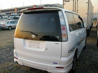 2002 Toyota Noah Pictures