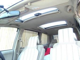 2002 Toyota Noah Pictures