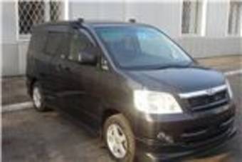 2002 Toyota Noah Photos