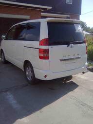 2002 Toyota Noah Pictures