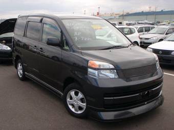 2002 Toyota Noah Pictures