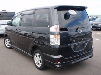 2002 Toyota Noah Pictures