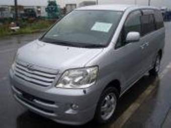 2002 Toyota Noah Pictures