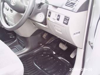 2002 Toyota Noah Pictures