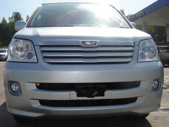 2002 Toyota Noah Pictures